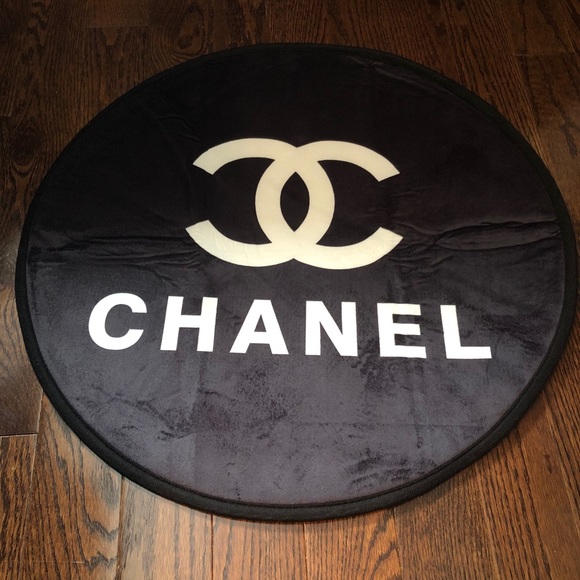 New Black & White Novelty Floor Mats 🤍🖤 - Picture 7 of 14